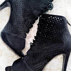 New Look Black Cut-Out Heeled Boots